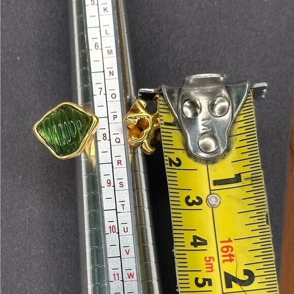 Tory Burch NWT Sculptural Bypass Statement Ring | Leaf & Logo Flower | Size 7.25 - Picture 10 of 11